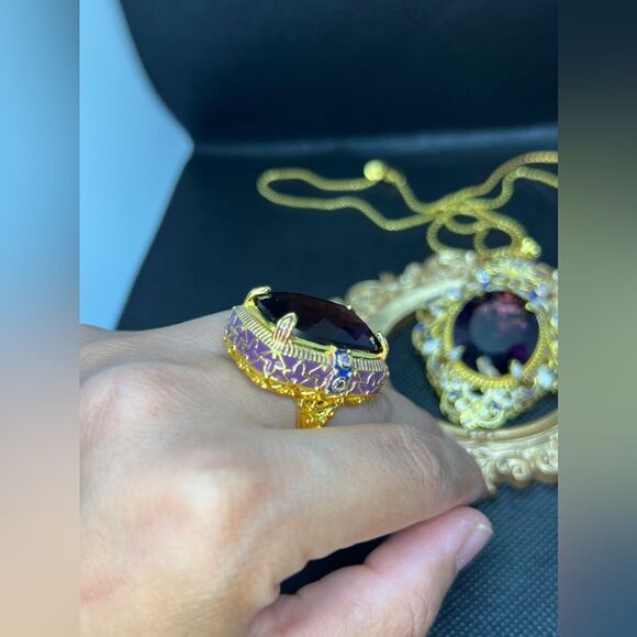Vintage Inspired Large Amethyst Ring with Gold Detailing - Picture 10 of 14